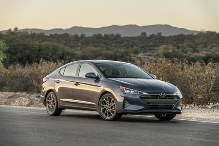 El Hyundai Elantra 2019 tiene nuevo diseño y más tecnología