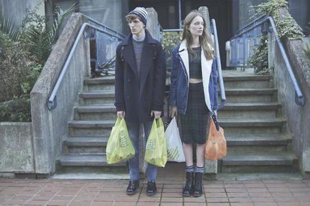 Pull & Bear propone looks para la vida cotidiana.