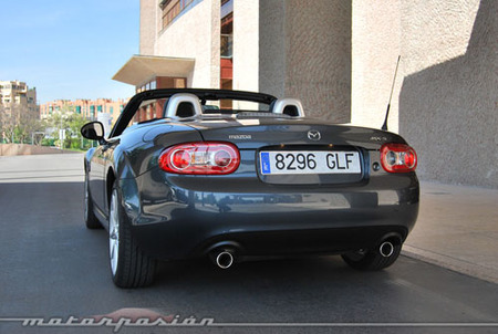 Mazda MX-5 Roadster Coupe