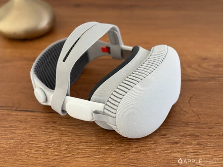 これは、Apple Vision Pro の重量のバランスをとるために私がこれまで試した中で最高のハックでした。毎日、Apple Vision Pro なしで使用することに慣れてきましたが、見た目は Apple Vision Pro に付属していた一番上のヘッドバンドによく似ています。 WWDC23にてソロニットバンド。