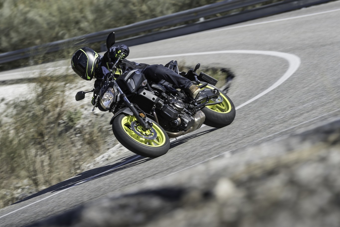 Probamos la Yamaha MT-07, ahora en vídeo: Dispuesta a reinar entre las motos del carnet A2