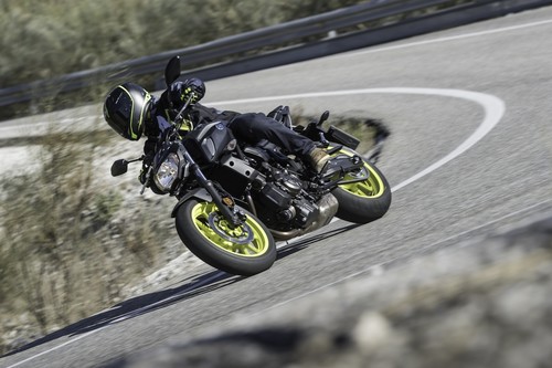 Probamos la Yamaha MT-07, ahora en vídeo: Dispuesta a reinar entre las motos del carnet A2