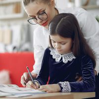 ¿Debemos ayudar a nuestros hijos a hacer los deberes?