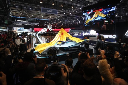 Los nuevos coches de Fórmula E se abren paso entre las novedades del Salón de Ginebra 2018