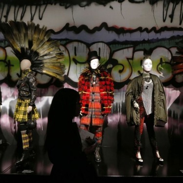 Del petite robe noir al jersey azul cerúleo: cuando la moda se convirtió en cultura