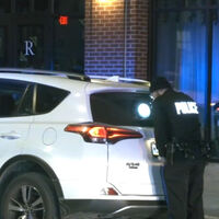 Un ladrón roba un SUV y 'secuestra' a un niño de cuatro años sin darse cuenta. Le rescataron porque llevaba un juguete rastreable