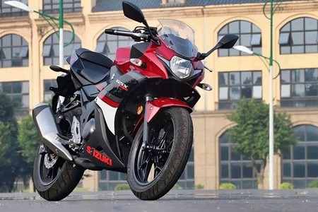Suzuki GSX-R 250, lista para correr en Supersport 300 en 2017
