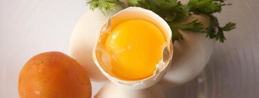 "Hay un hilo blanco en la yema del huevo": te contamos qué es y si es apto para consumo