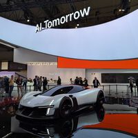Una visita al pabellón Xiaomi del Mobile World Congress: desde un Hipercoche que roba miradas al fascinante concepto de hogar 'smart' con Miloco