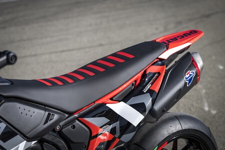 Ducati Hypermotard 698 Mono 2024 061