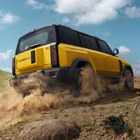 Uma fabricante chinesa quis mostrar força colocando um carro para escalar um dos maiores cartões postais do país e conseguiu viralizar com uma falha épica 