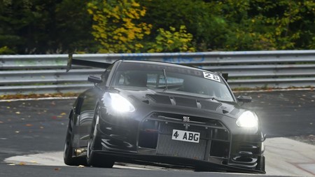 Este Litchfield LM1 RS GT-R casi de carreras quiere batir el tiempo del GT2 RS en Nürburgring