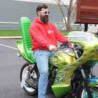 Se compra un contenedor lleno de motos clásicas japonesas, y aparecen 40 joyas que todo motero ochentero querría tener 