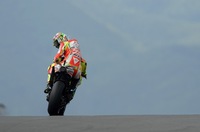 Valentino Rossi deja Ducati y ficha por Yamaha