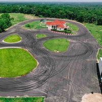 La casa con la que todos soñamos tiene circuito de drift y karts, y te la puedes alquilar en AirBnB