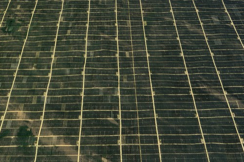 Painéis solares em Qinghai / Imagem: Google Maps