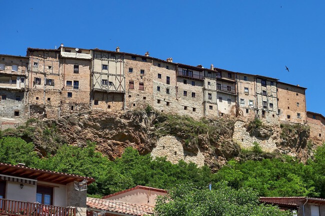 Este desconocido rincón medieval de Burgos es la ciudad más pequeña de ...