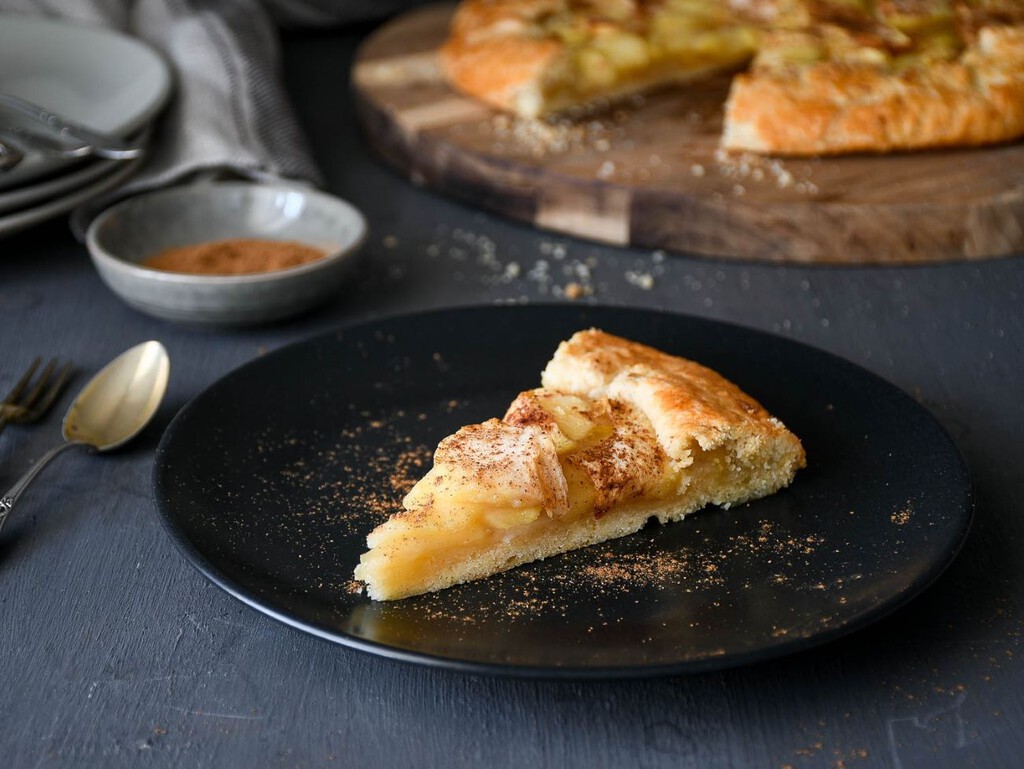 Llevamos toda la vida echando canela a los postres y tartas de manzana, pero con cardamomo quedan mucho mejor. Lo dice la ciencia