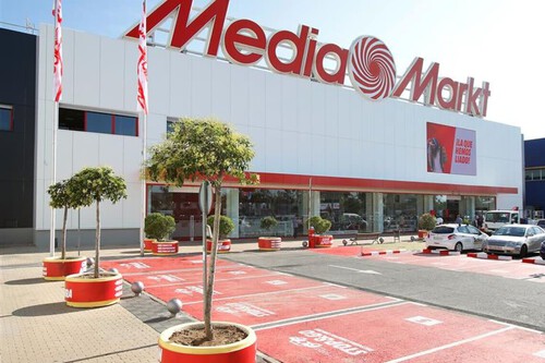 Últimas unidades en la liquidación de productos de exposición de MediaMarkt: portátiles Apple, televisores Samsung y mucho más
