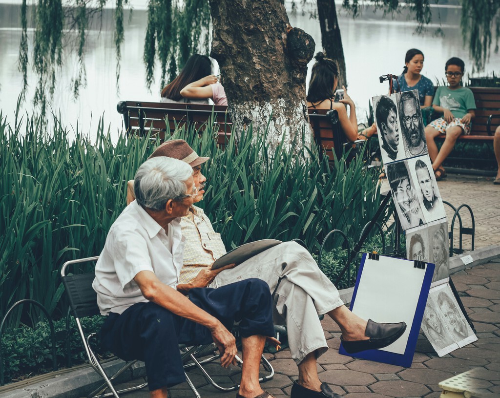 China quiere que la gente mayor trabaje por la falta de jóvenes. A veces, desde los 35 años comienza la discriminación por edad 