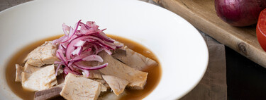 Receta de encebollado ecuatoriano de pescado, una opción caliente para salir del ceviche