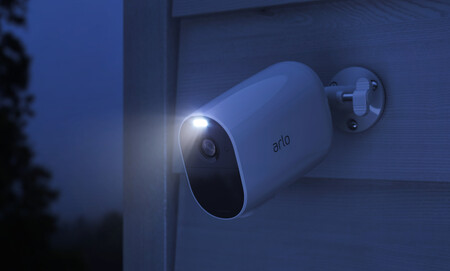 Arlo Essential Xl Spotlight Noche