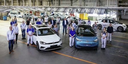 La planta Volkswagen de Zwickau fabrica el último coche con motor de combustión interna