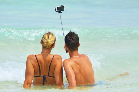 Cómo reflejar o 'espejar' los selfies en el iPhone con iOS 14
