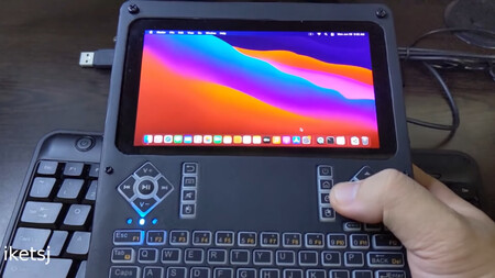 Un hackintosh de bolsillo: alguien logró instalar macOS Big Sur en un mini ordenador del tamaño de una Game Boy