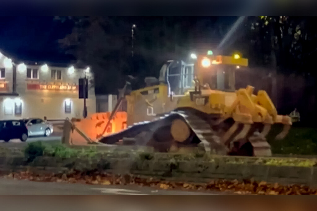 Detenido un hombre tras tomarse demasiadas copas de más, robar un bulldózer y darse a la fuga