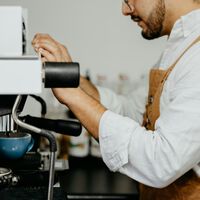 La subida salarial no ha frenado la pérdida de poder adquisitivo, pero hay algo que duplica el salario: formación y experiencia 