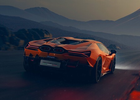 Lamborghini Revuelto 2024 1600 0a