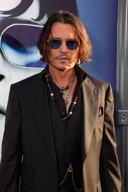 ¿En qué idioma nos tiene que decir Johnny Depp que no se separa de Vanessa Paradis?
