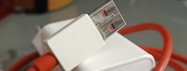 Los agujeros rectangulares de los conectores USB-A no están ahí de adorno. Esta es su utilidad real