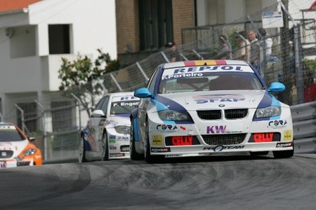 wtcc_oporto_carrera2_felix_porteiro_franz_engstler_tom_coronel.jpg