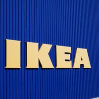 Esta tumbona plegable de Ikea lo tiene todo para el verano: es comodísima, no ocupa espacio y sustituye al bolso 