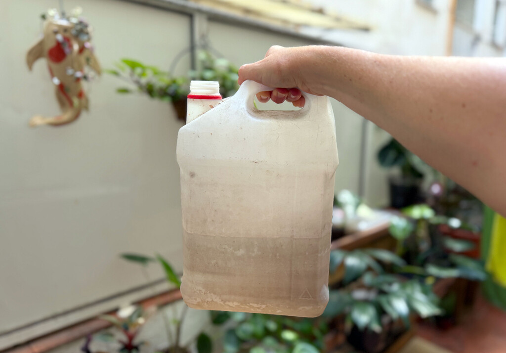 El aire acondicionado te regala litros de agua cada día: todo lo que puedes hacer con ella (y lo que no) 