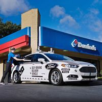 Ford y Domino's Pizza ya han empezado a entregar pizzas a domicilio con autos autónomos