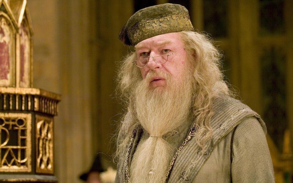 No tiene sentido: el actor Michael Gambon nunca leyó los libros de Harry Potter para interpretar al emblemático Dumbledore 