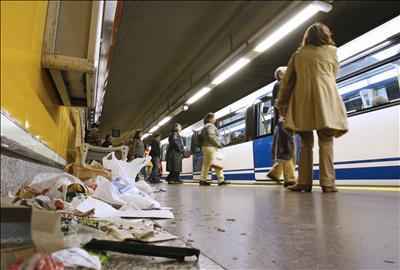 Huelguistas del metro exigen cesta de navidad