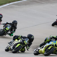 Traficaban con droga usando las carreras de motos de sus hijos de 9 años como tapadera, hasta que los han pillado