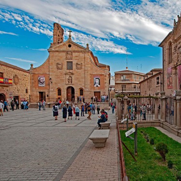 Nobiliario, teresiano y sabroso: el pueblo de Salamanca a orillas del Tormes que conjuga gastronomía e historia 