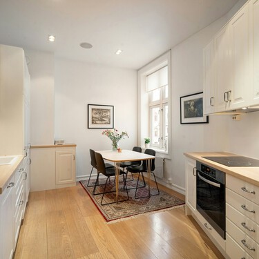 Aterriza mañana en Lidl: el carrito estrecho que añade almacenamiento, ayuda a mejorar el orden en la cocina y cuesta 8,99 euros 