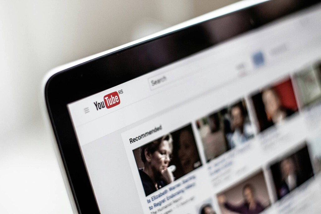 Nos quejábamos de los planes con anuncios de Netflix. Pero es YouTube el que se está convirtiendo en un infierno de publicidad