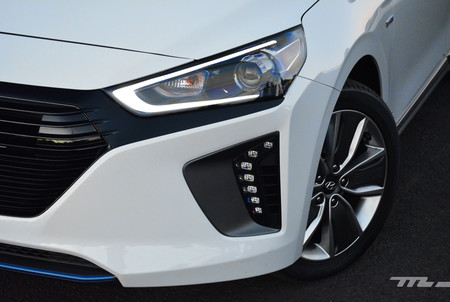 Hyundai Ioniq 16