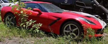 Si amas los coches, mejor no veas este vídeo de un Corvette C7, un Audi R8 o un Porsche Panamera pudriéndose en un descampado chino