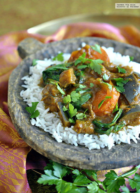 Curry de berenjena, tomate y espinacas: receta vegetariana
