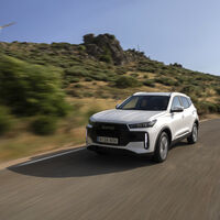 Probamos el EBRO s400: un SUV híbrido ‘Made in Barcelona’ muy práctico, equilibrado y asequible