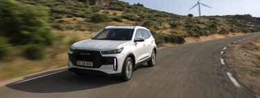 Probamos el EBRO s400: un SUV híbrido ‘Made in Barcelona’ muy práctico, equilibrado y asequible