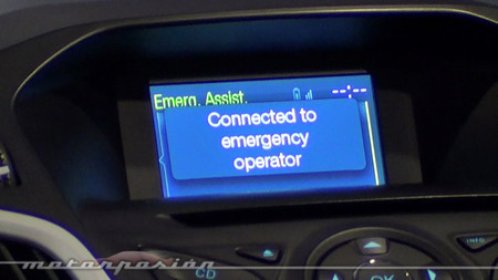 La llamada de emergencia automática (eCall) vendrá de serie en 2015